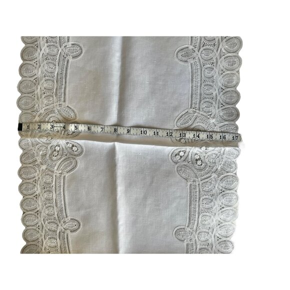 Handmade Belgian Lace Table Runner 38"x17.25" White Oval VGUC Wedding Dinner - Picture 6 of 10